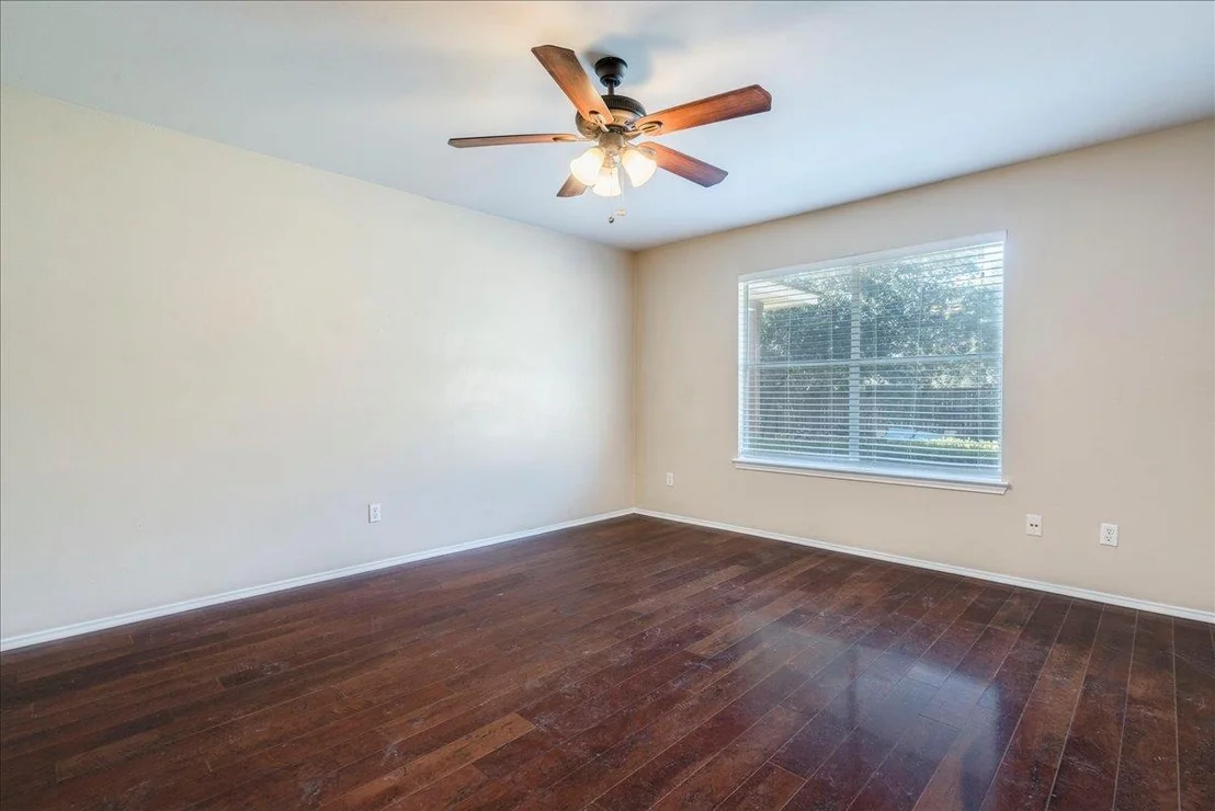 Photo of 1701 Friars Tale LN