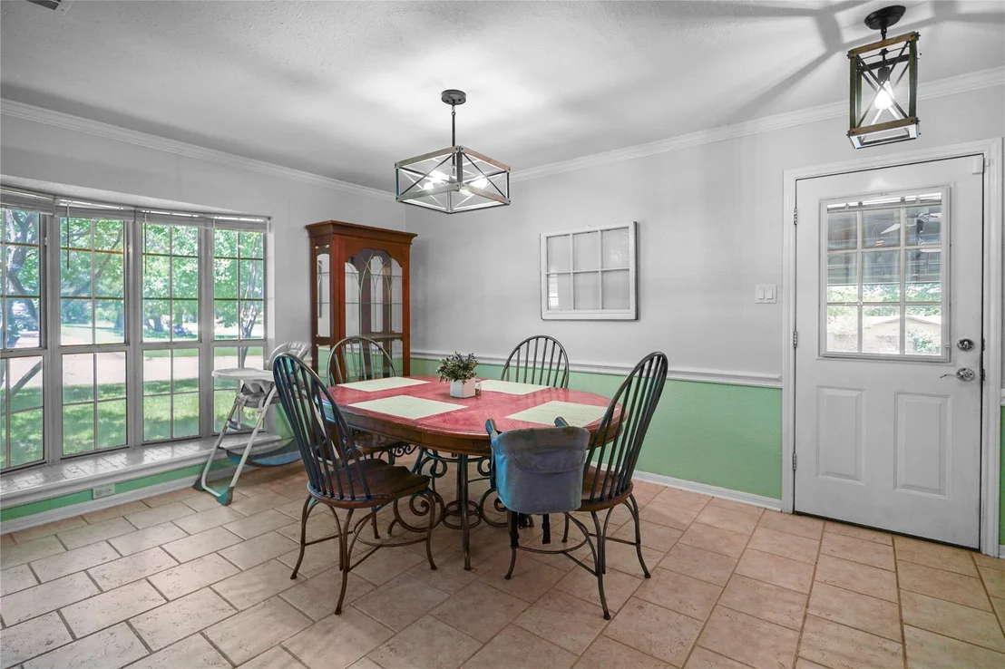 Photo of 731 Verna Lee BLVD