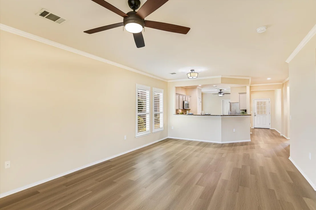 Photo of 215 Bonham LOOP