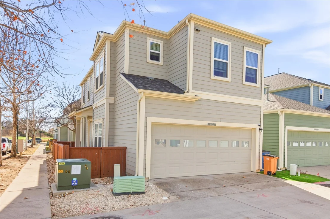 Photo of Unit 2 at 3900 Threadgill ST