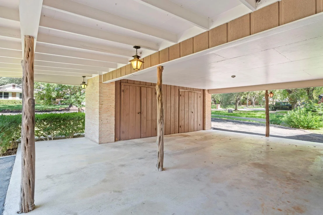 Photo of 3101 El Camino DR