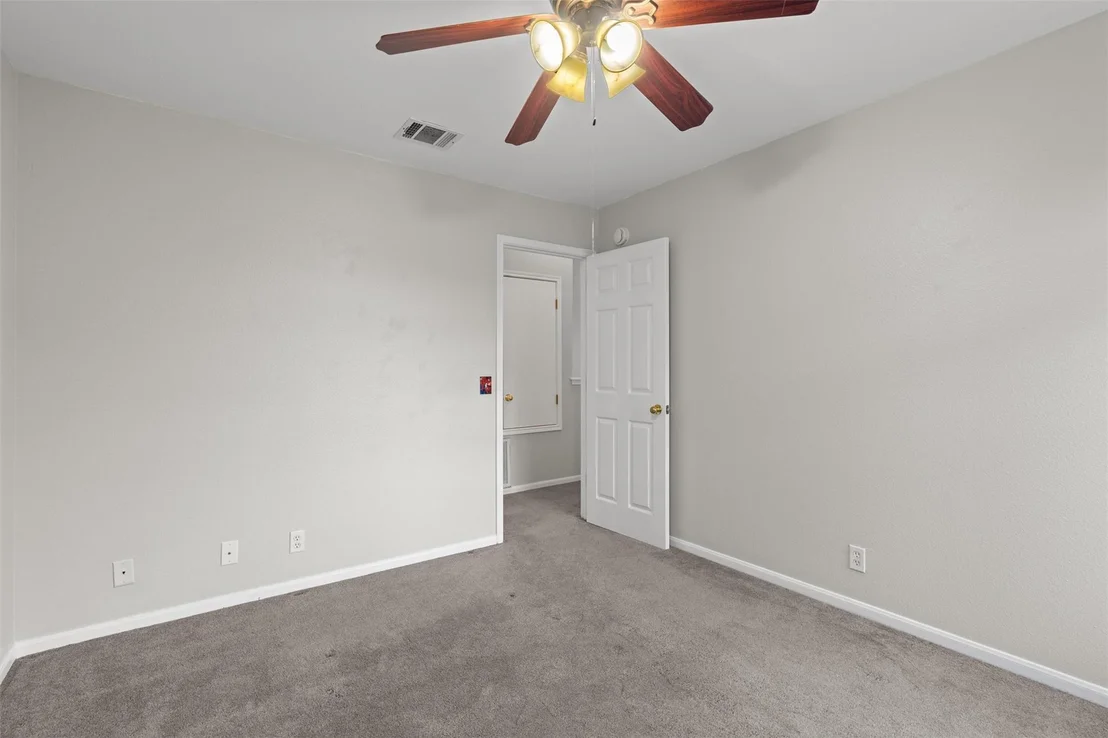 Photo of 120 Meadowside DR