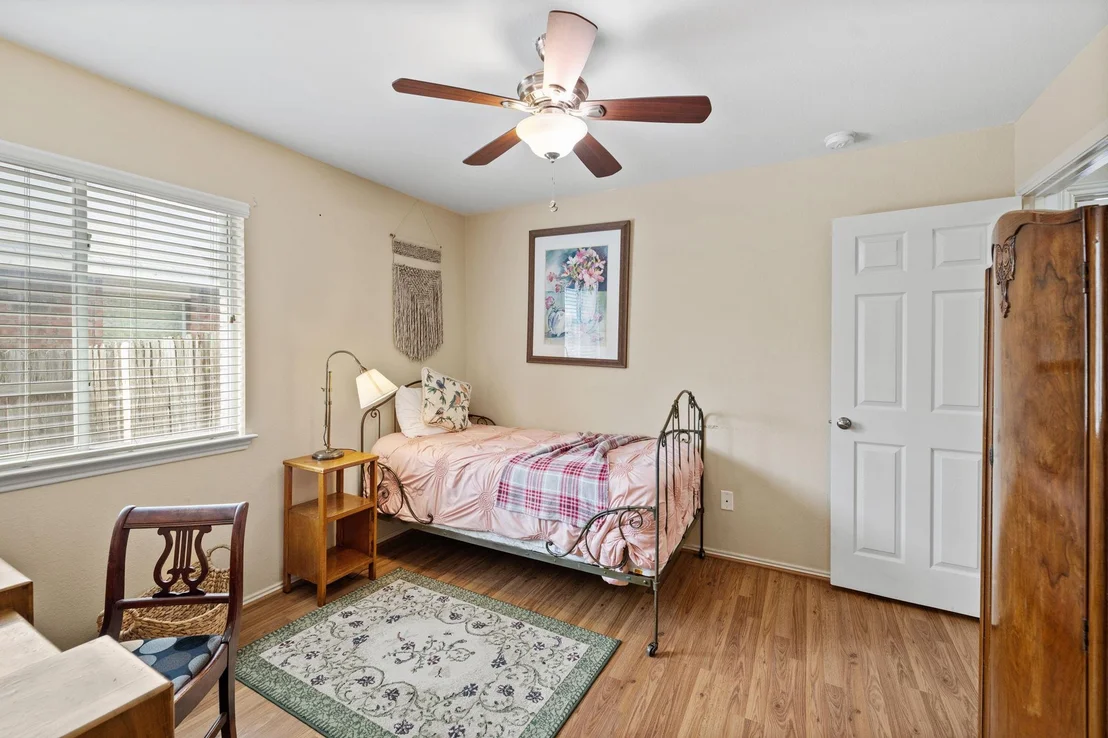 Photo of 2137 Pearson WAY
