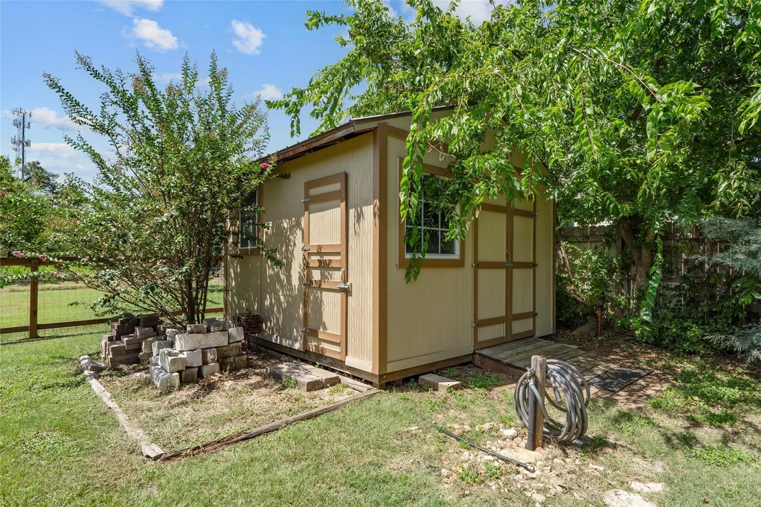 Photo of 221 Chaparral RD