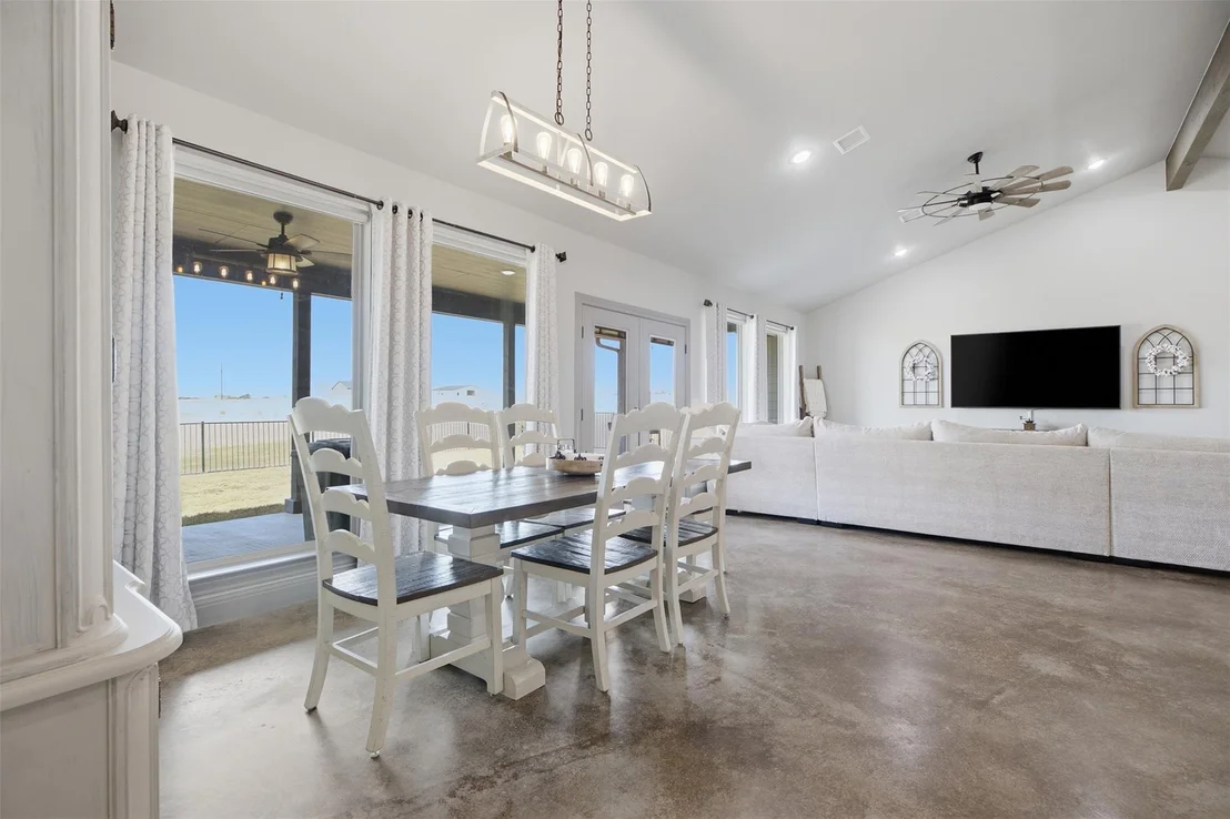 Photo of 323 County Road 301