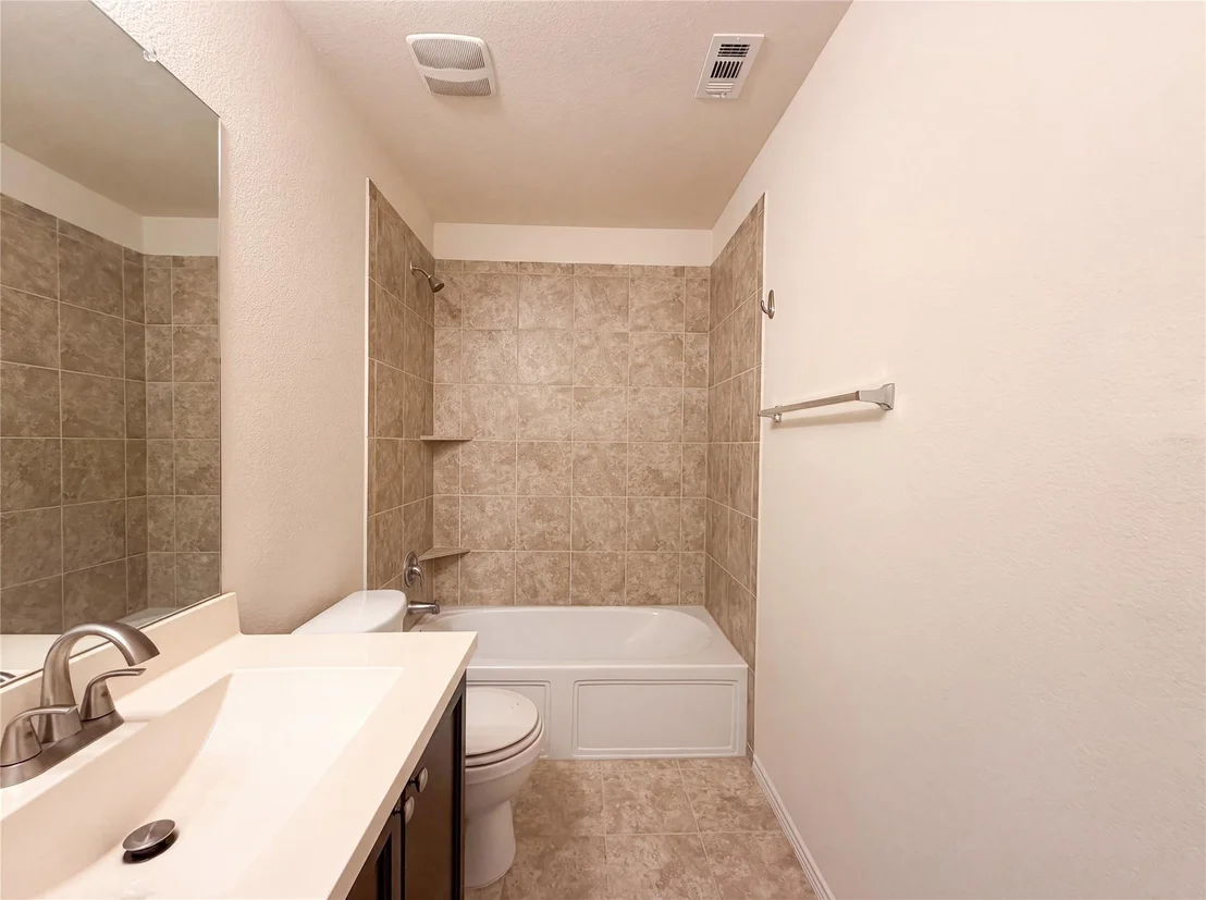 Photo of Unit 26E at 276 Circle WAY