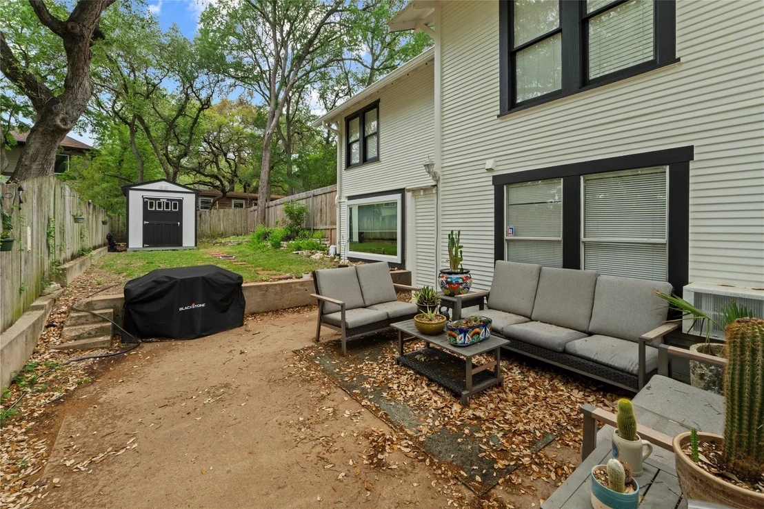 Photo of 2301 W 10th ST