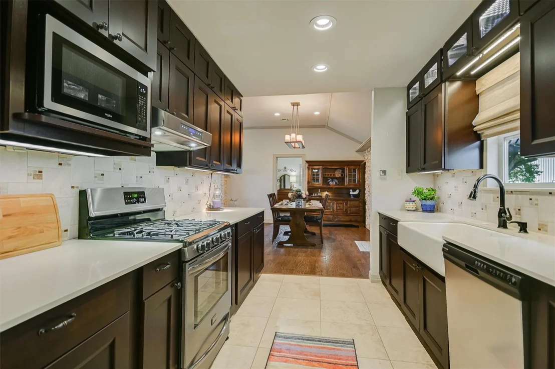 Photo of 1700 Plum LN