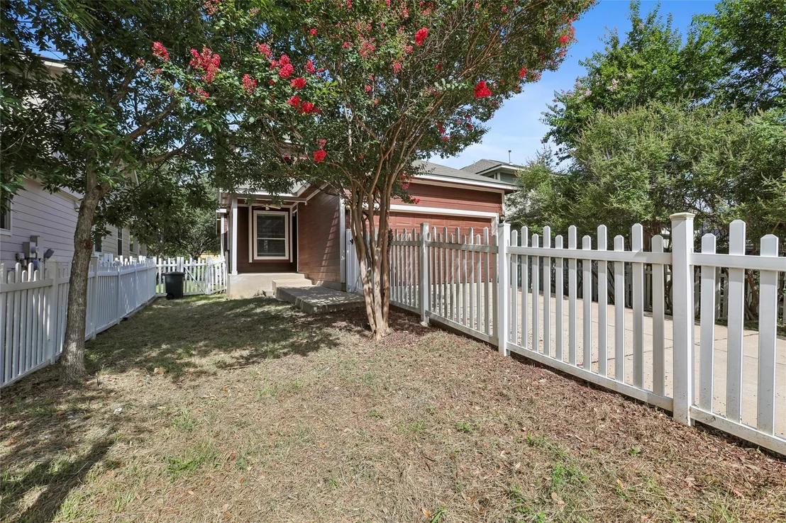 Photo of 1001 Monadale TRL