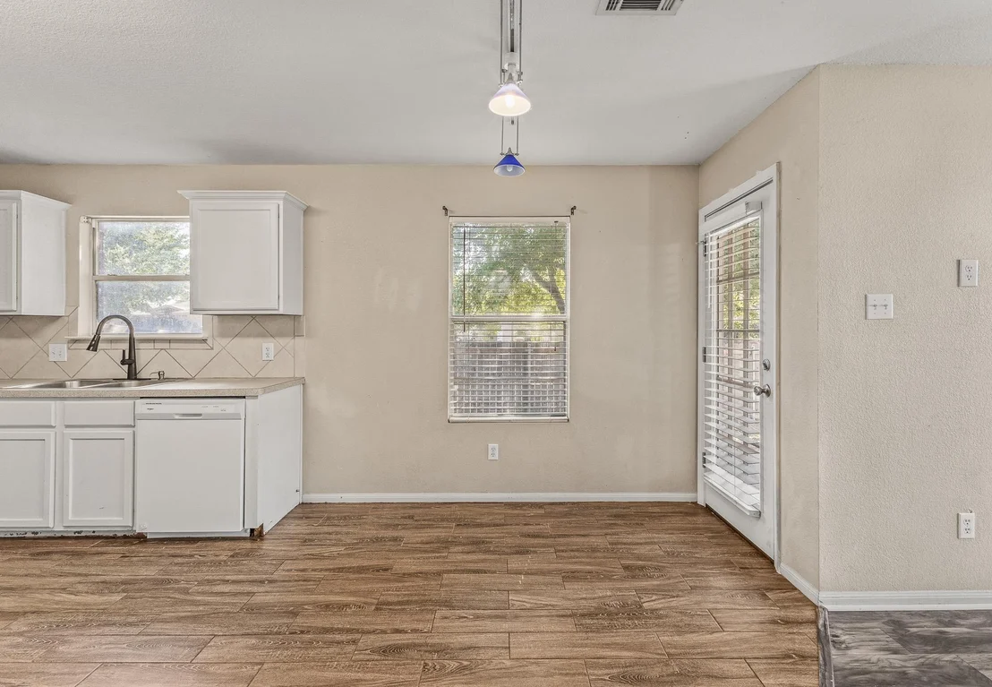Photo of 5504 Southern Crossing DR