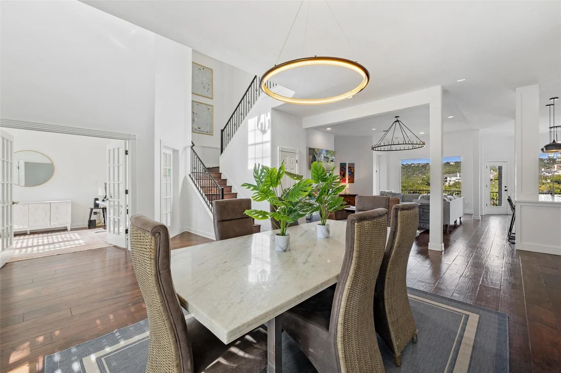 Photo of 3833 River Place BLVD