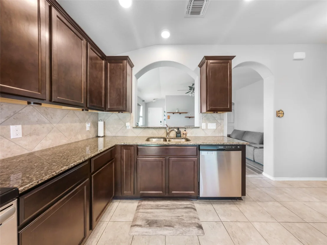 Photo of 137 Hematite LN