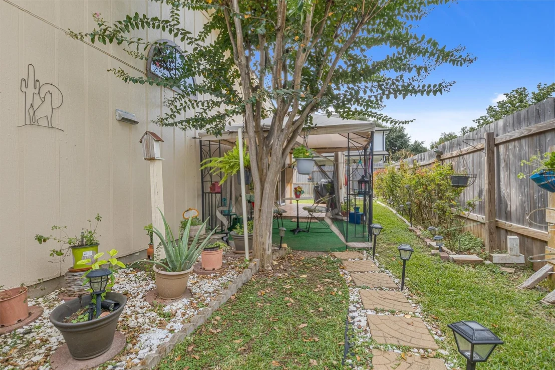 Photo of 1701 Laurel PATH