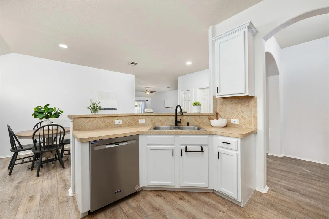 Photo of 216 Drystone TRL