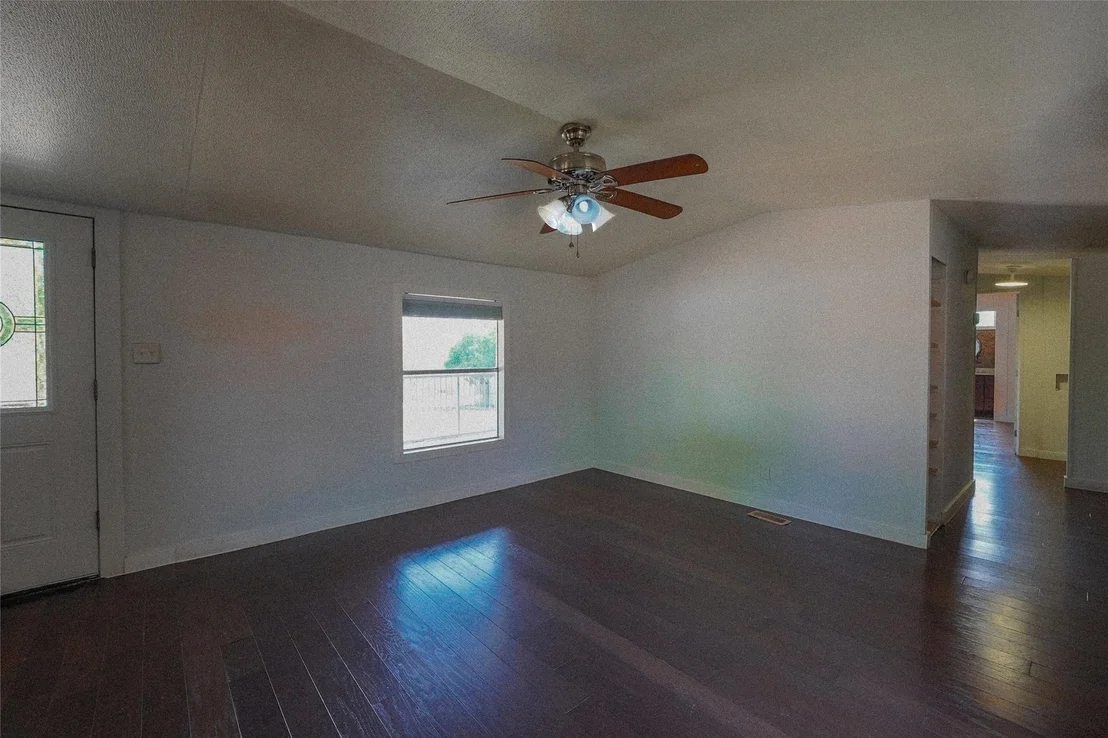 Photo of 155 5th ST