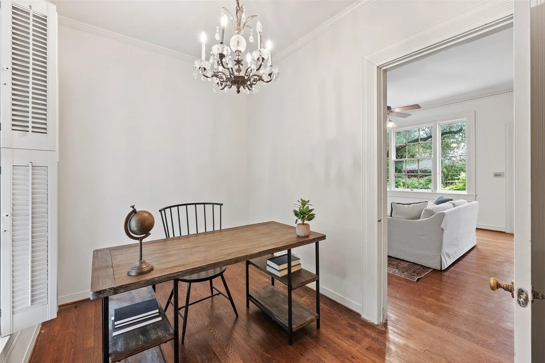 Photo of 516 W Nugent Ave