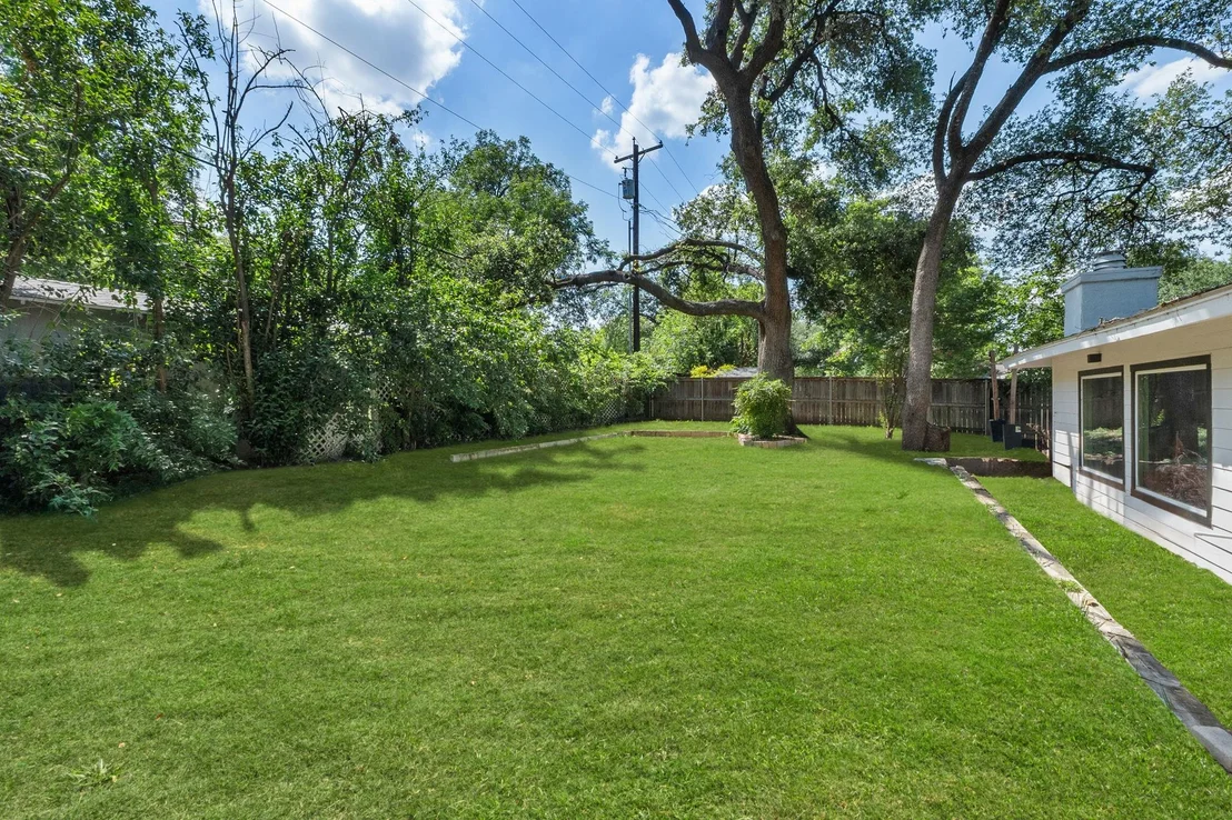 Photo of 5800 Marilyn DR