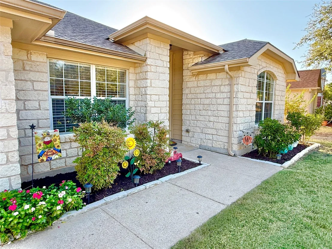 Photo of 1205 Drake Elm DR