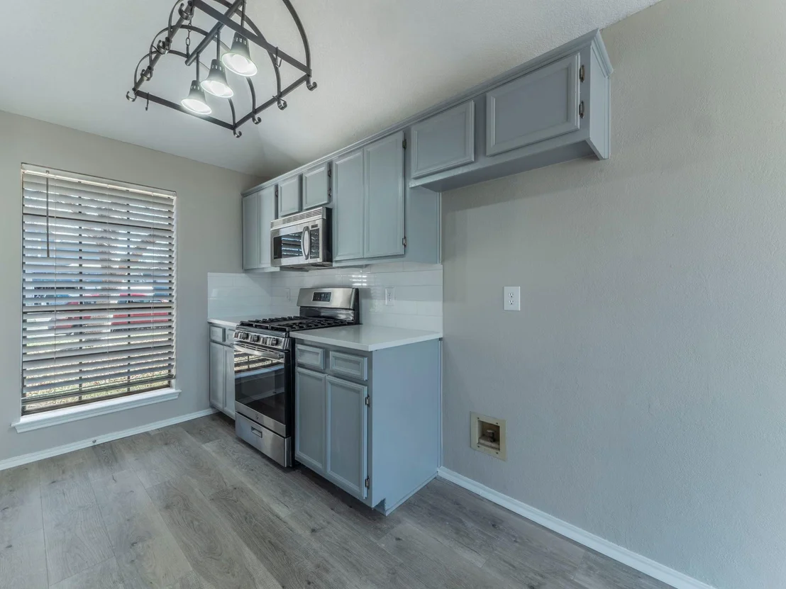 Photo of 1807 Parkwood DR