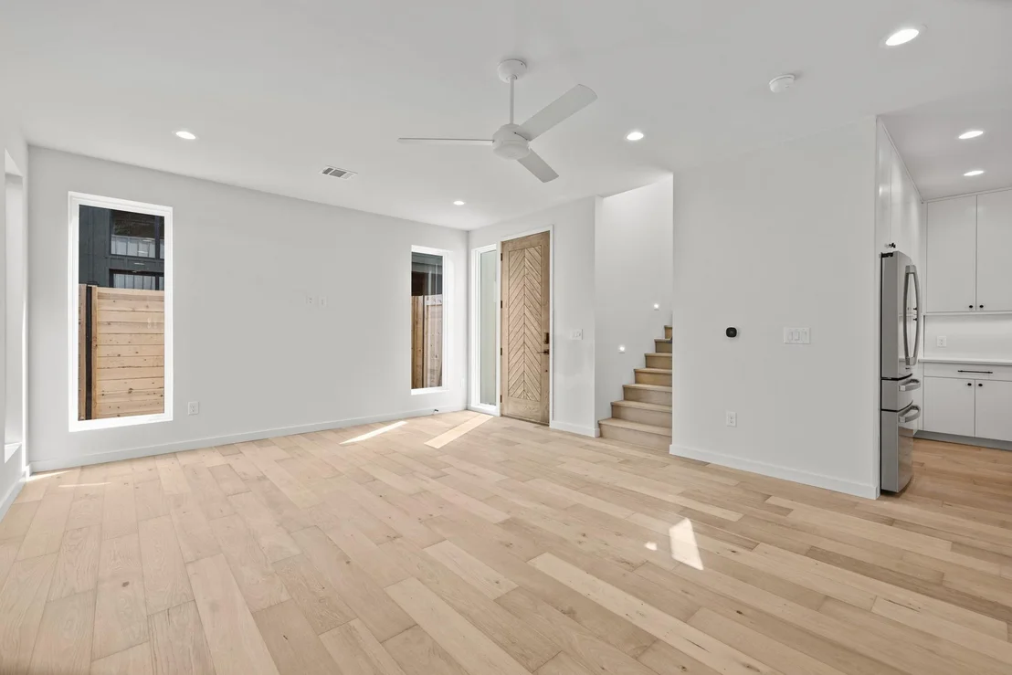 Photo of Unit 2 at 309 Franklin BLVD
