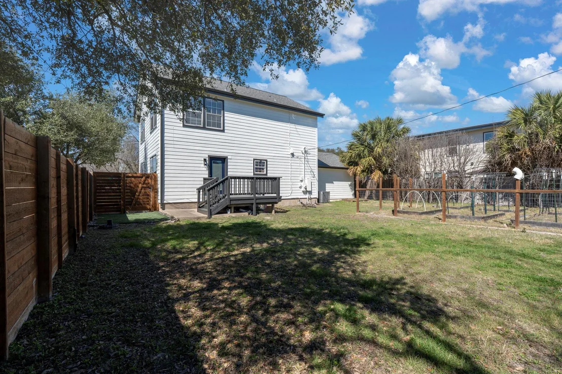 Photo of 8601 Putnam DR