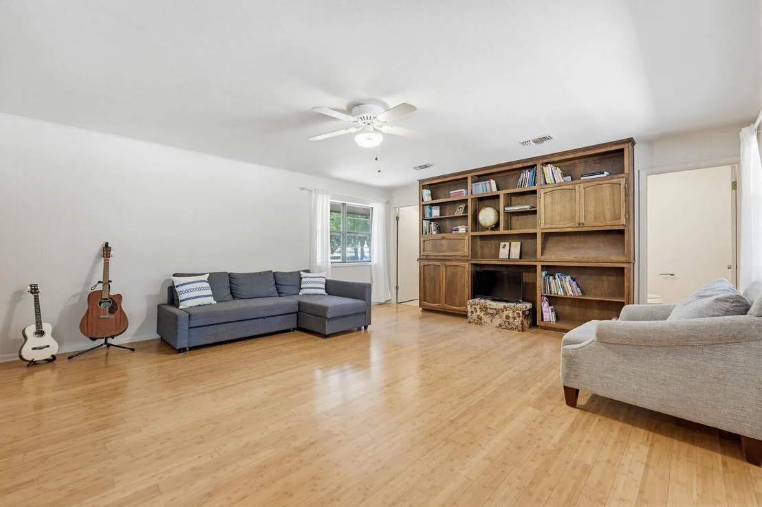 Photo of 20 Sheppard LN