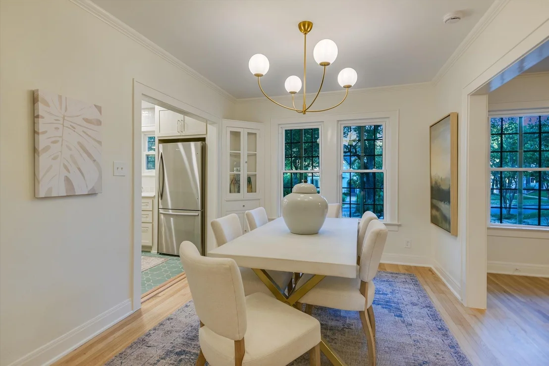 Photo of 113 W 32nd ST