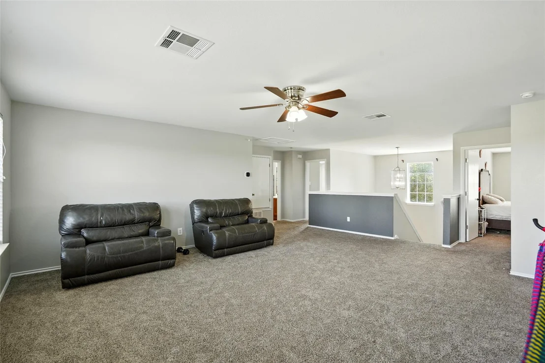 Photo of 221 Herrera TRL