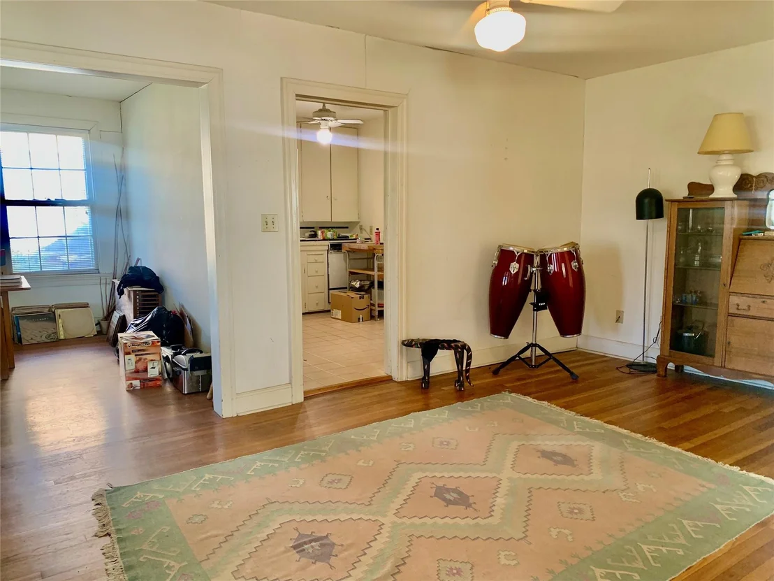 Photo of 1607 Wethersfield RD