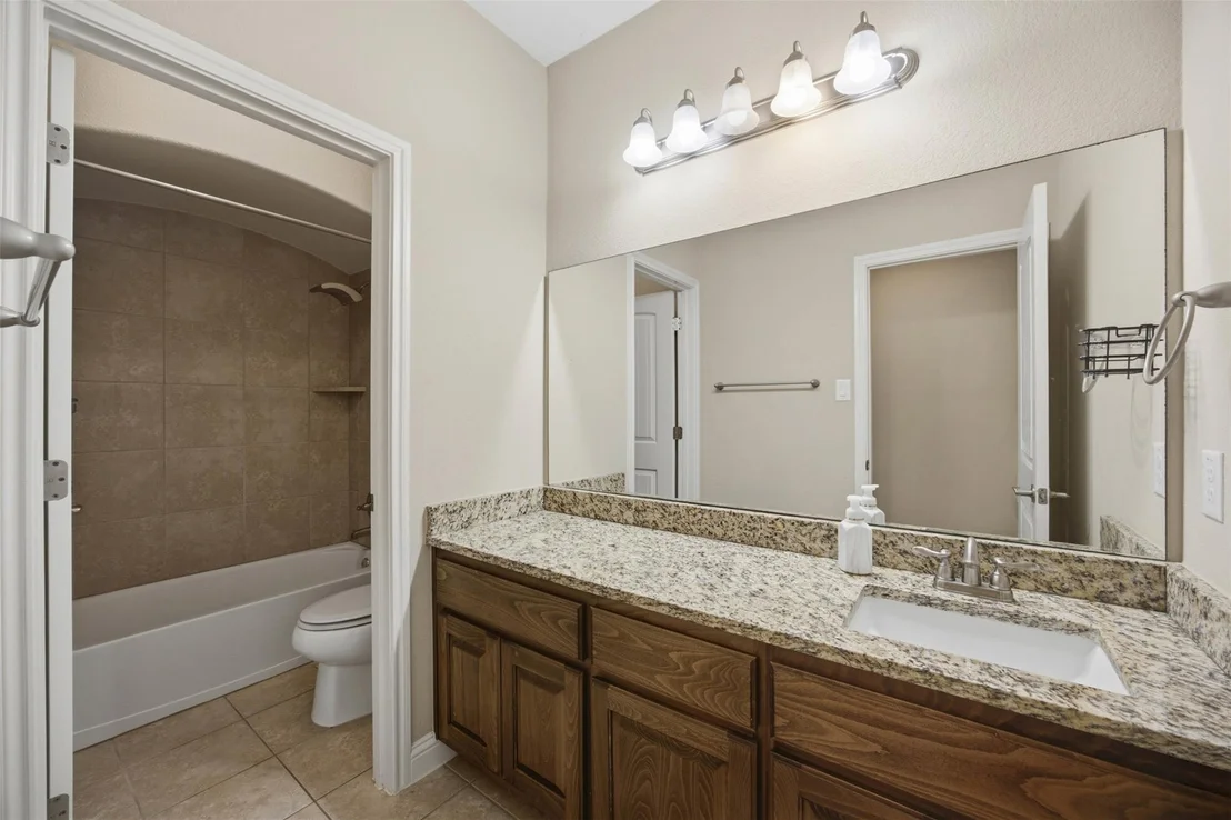 Photo of 1016 Winding Way DR