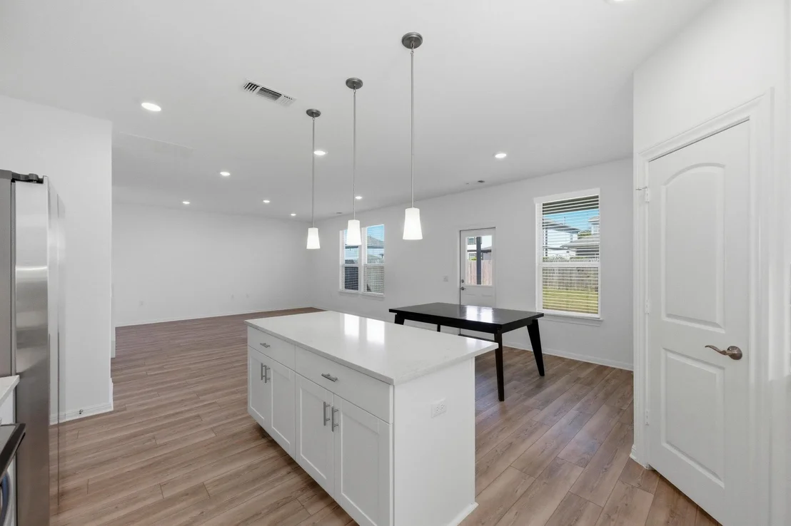 Photo of 5408 Mars LN