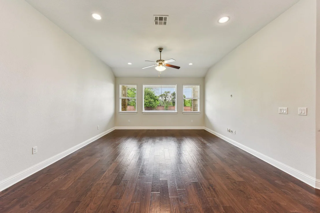 Photo of 114 Magona TRL