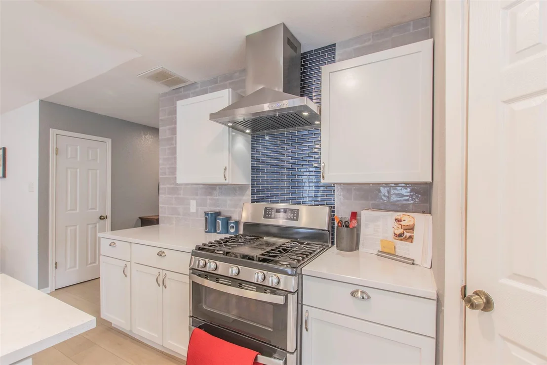 Photo of 2400 Braemar CV