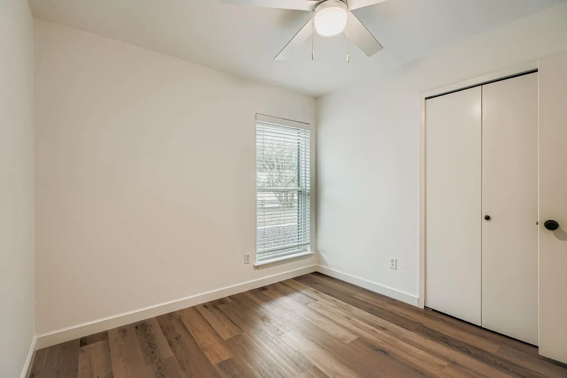 Photo of 5310 Suburban DR