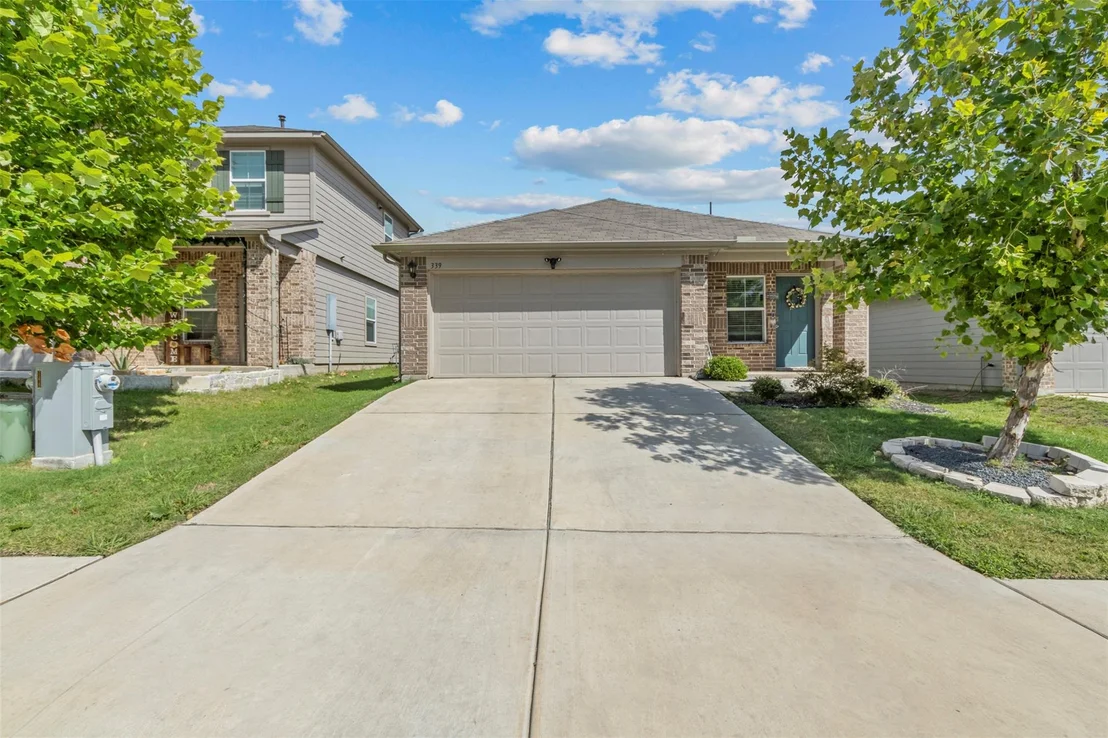 Photo of 339 Euclid LN