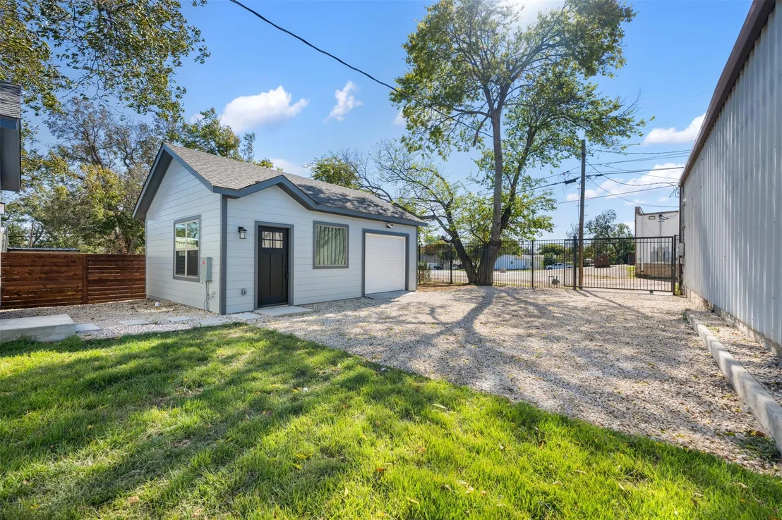 Photo of 1205 W Avenue G