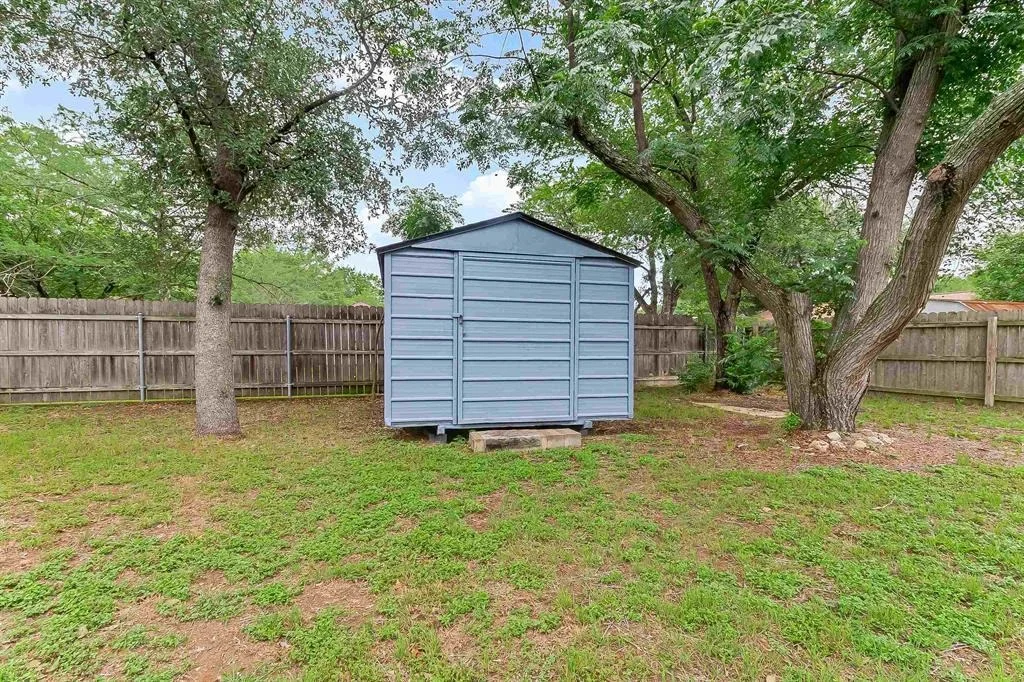 Photo of 1206 Hackberry DR