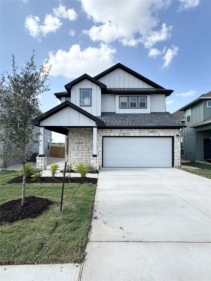 Photo of 484 Young ST