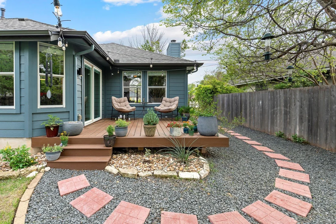 Photo of 1908 Oak Hollow DR