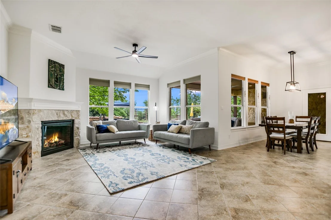 Photo of 112 Oak Plaza DR