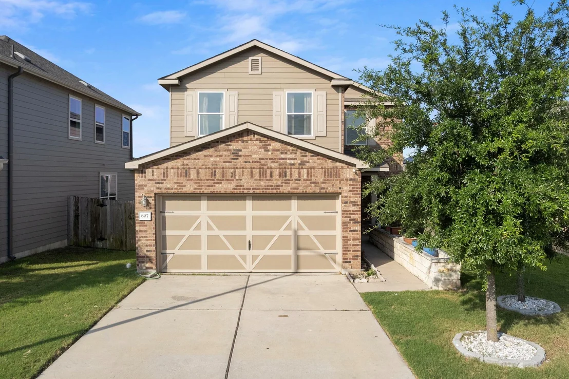 Photo of 807 Screech Owl DR