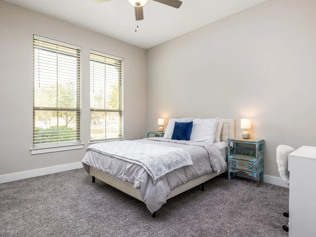 Photo of 901 Clark CV