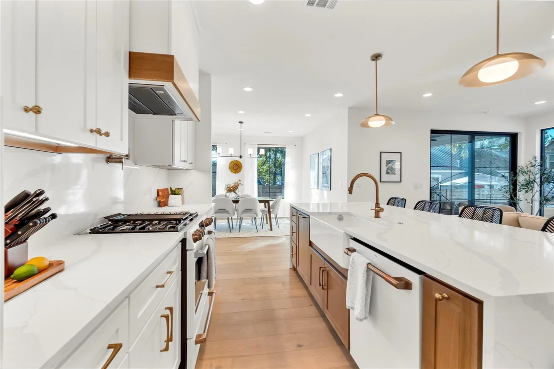 Photo of 1902 Tillotson Ave
