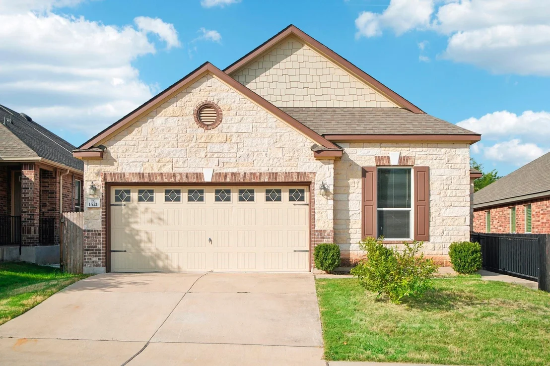 Photo of 1521 Arial DR