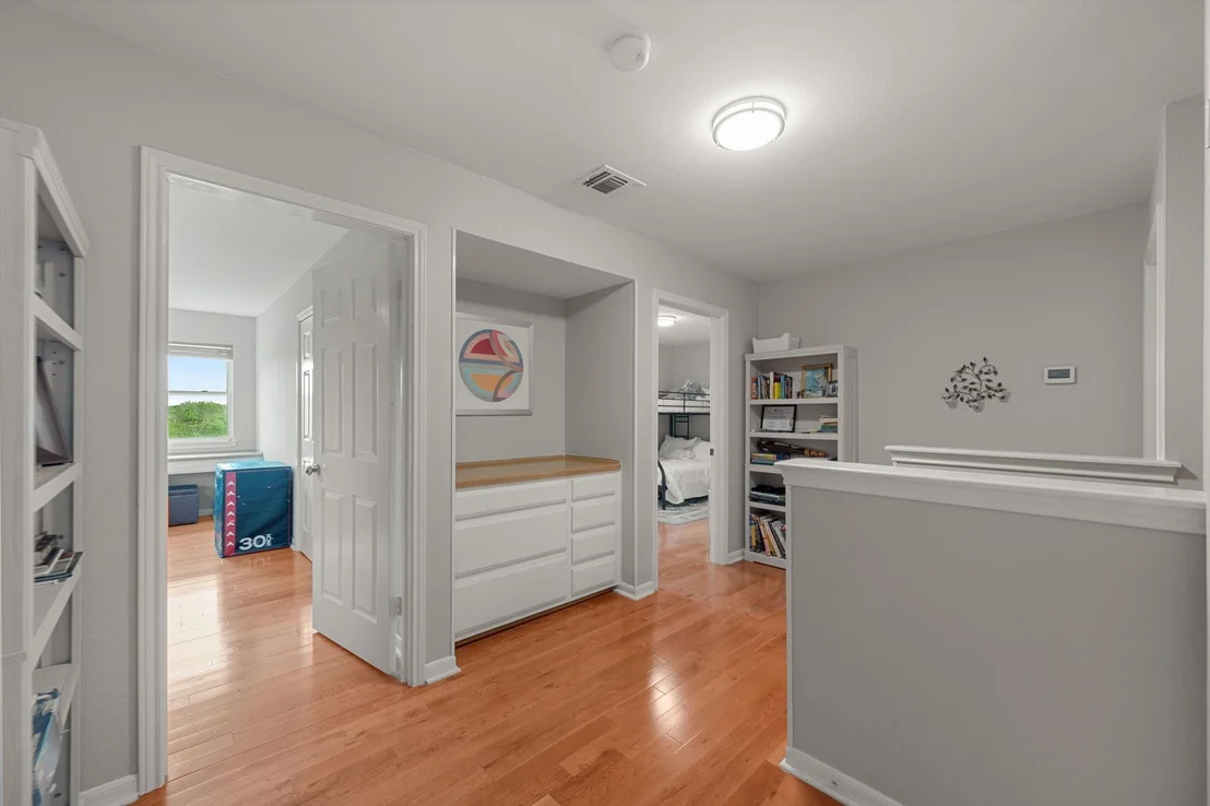 Photo of 622 Thousand Oaks LOOP