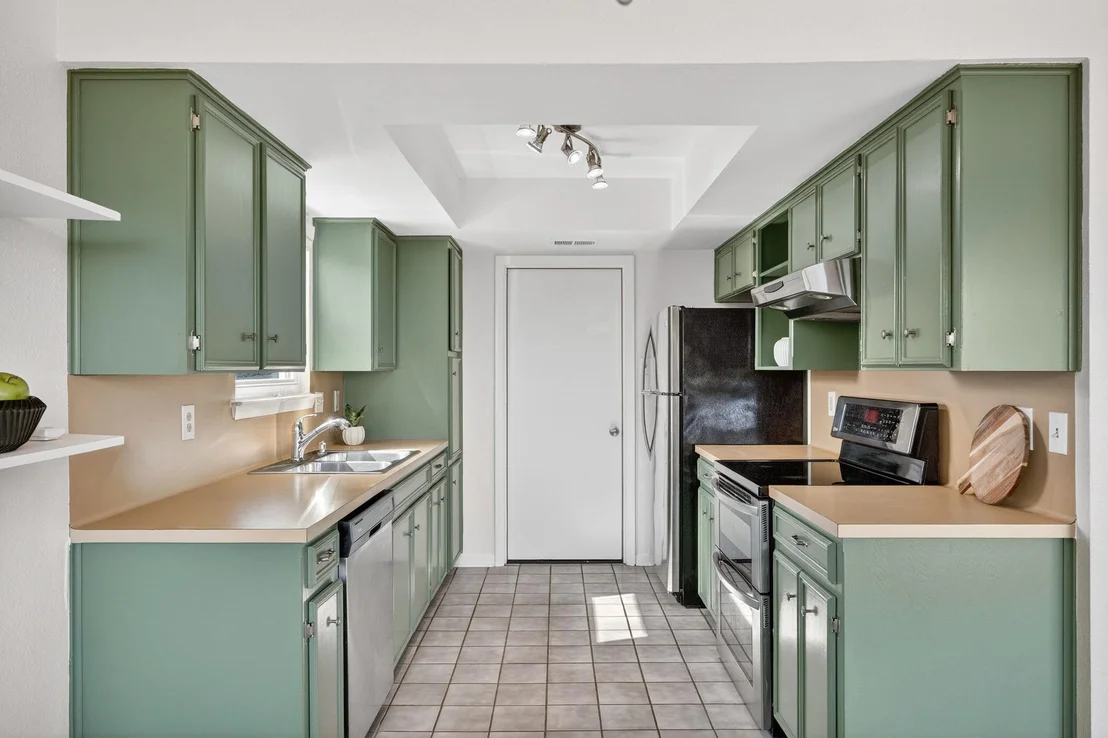 Photo of 8110 Pinto PATH