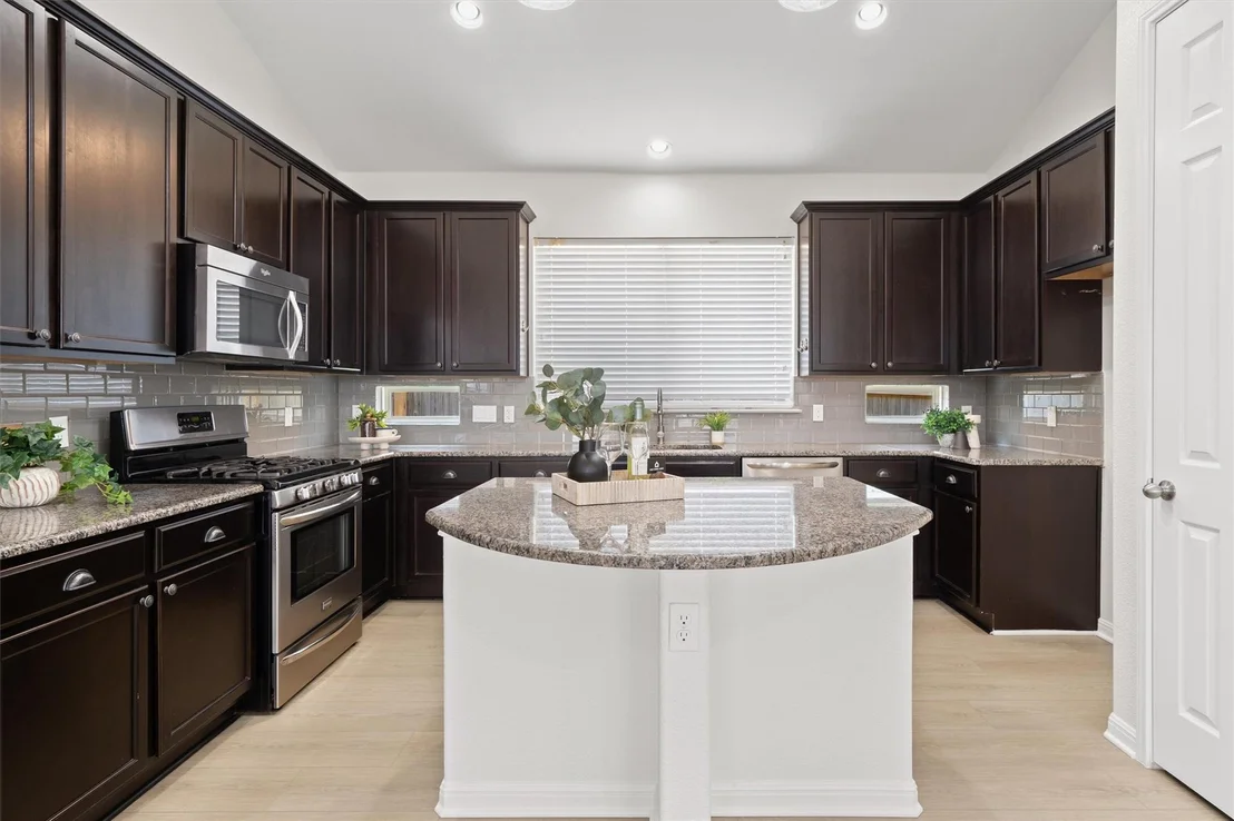Photo of 1128 Clearwing CIR