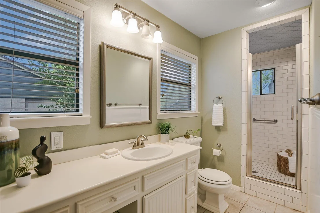 Photo of 1305 Fairwood RD