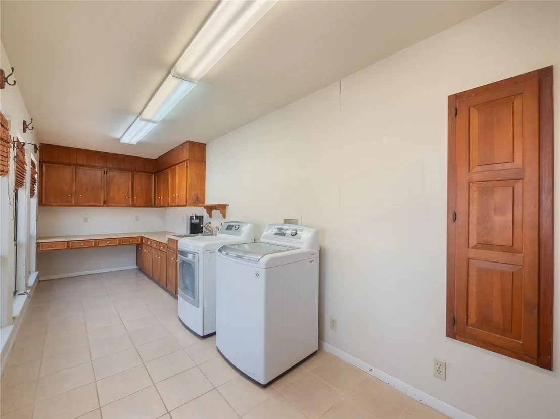 Photo of 1822 Rowe LOOP