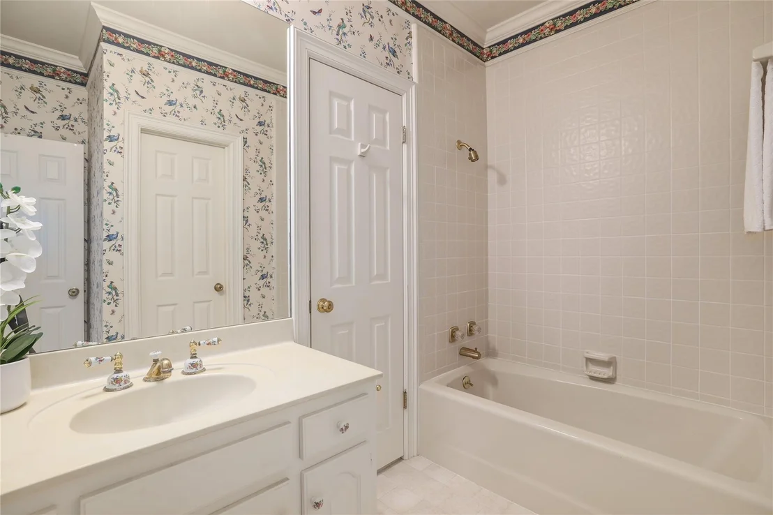 Photo of 5700 Greenledge CV